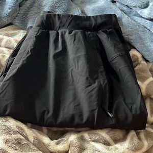 Men’s large LuLuLemon Joggers.
